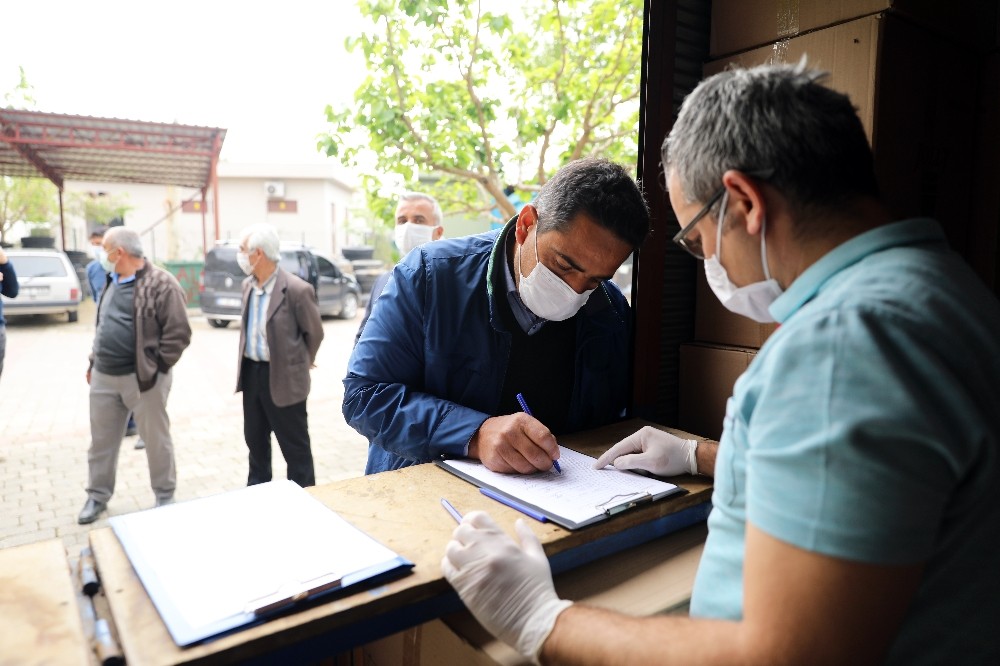 Alanya Belediyesinden kırsal mahallere 50 bin maske 