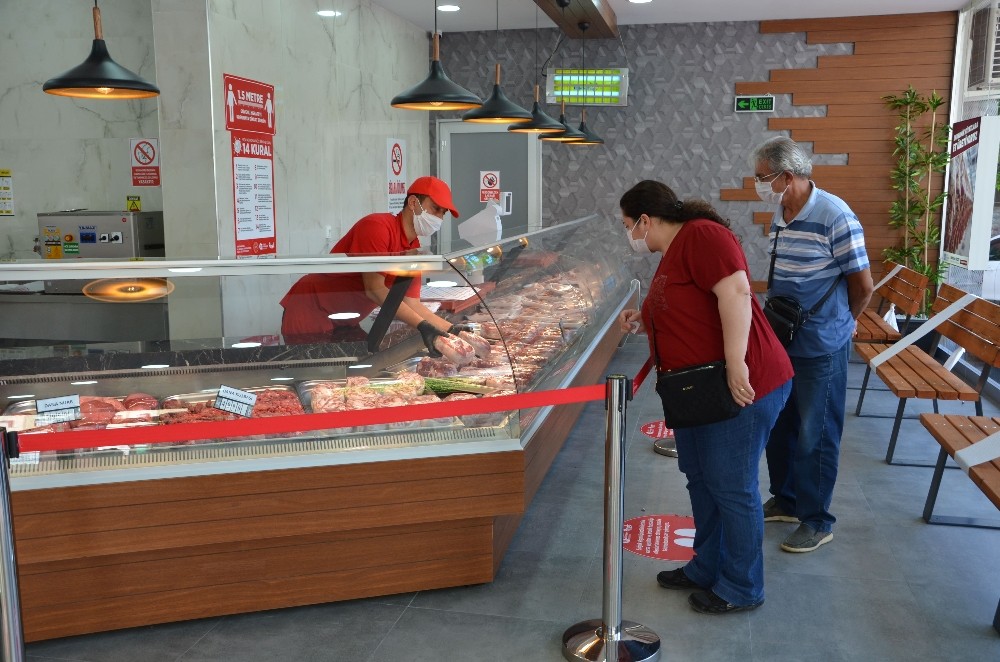 Alanya Halk Et Mağazası’nda bir ayda 12 bin kilogram et satıldı 