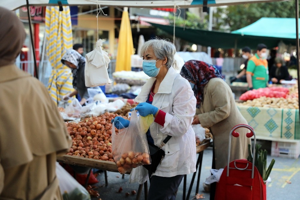 Alanya pazarlarında Korona önlemi 