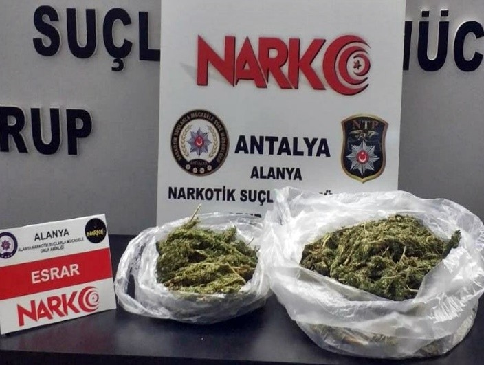 Alanya’da 1 kilo 316 gram esrar ele geçirildi 
