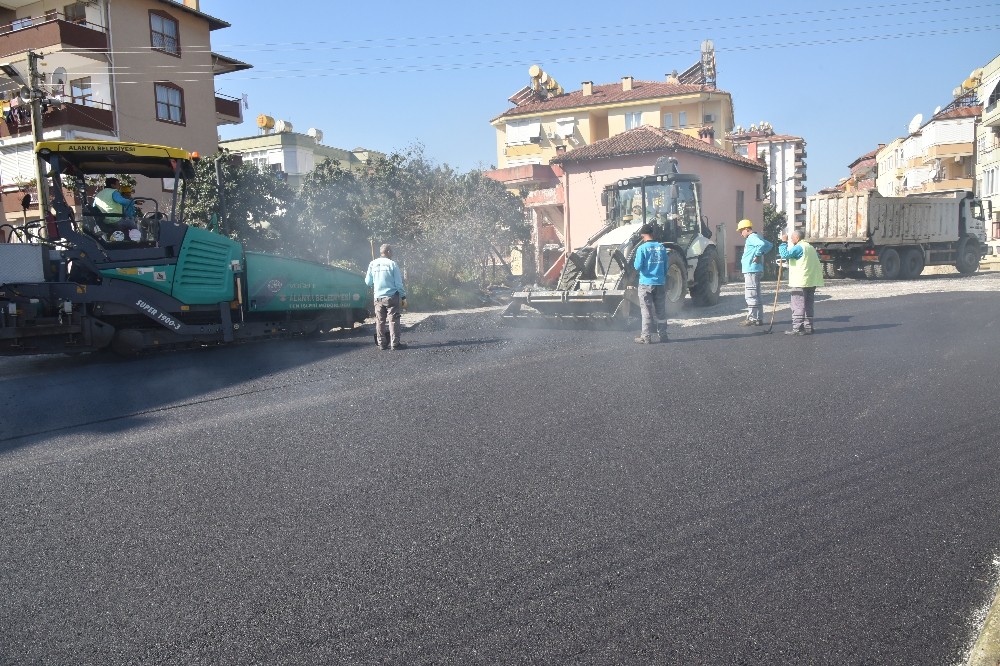 Alanya’da cadde ve sokaklar yenileniyor 