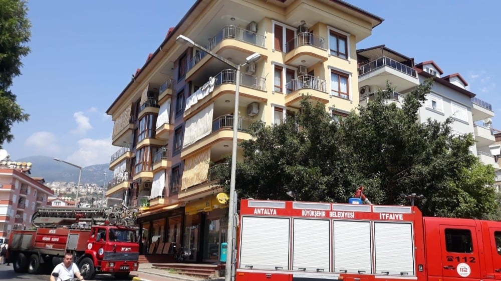Alanya’da ev yangını 