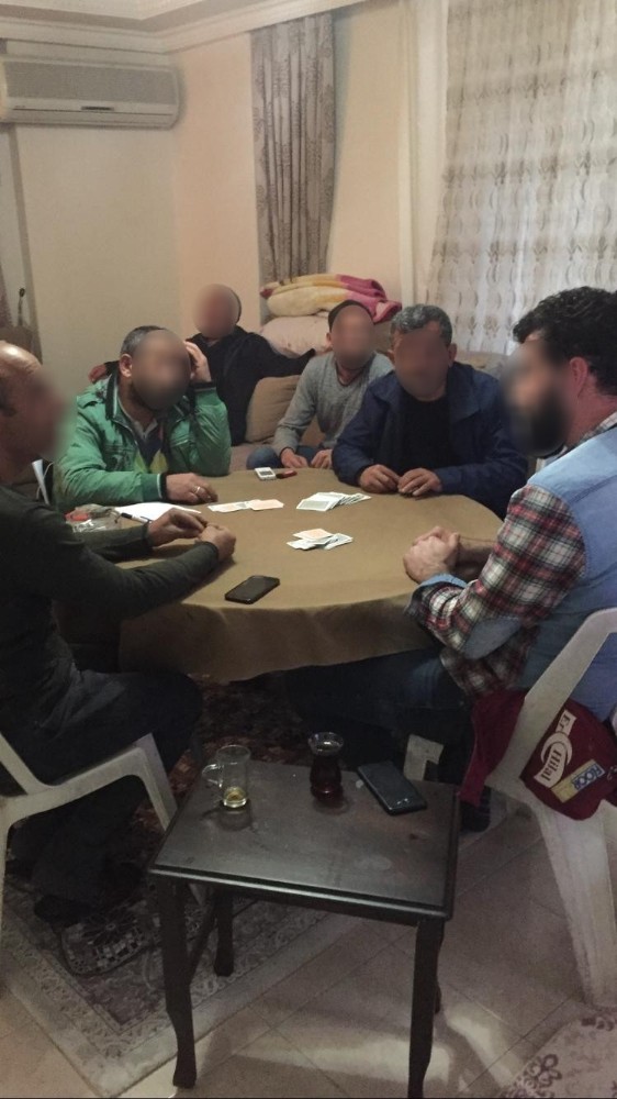 Alanya’da kumarhaneye çevrilmiş eve baskın: 6 gözaltı 
