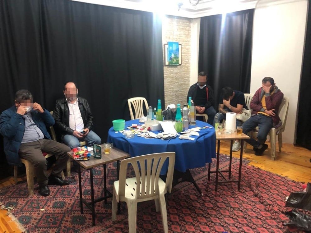 Alanya’da kumarhaneye çevrilmiş eve kumar baskını 