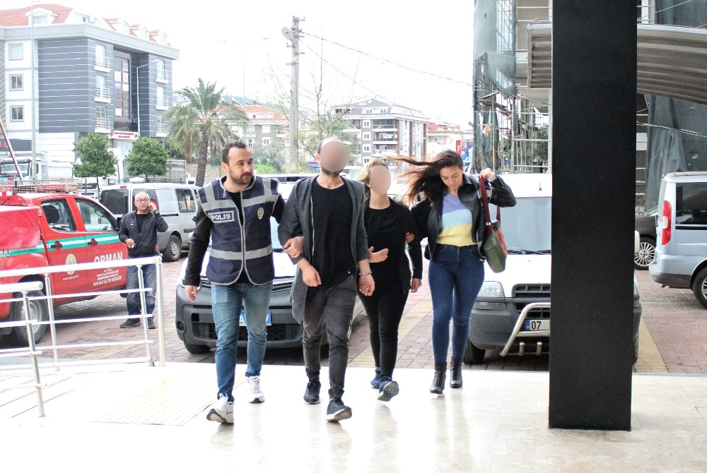 Alanya’da otel baskınında yakalanan uyuşturucu tacirleri adliyede 