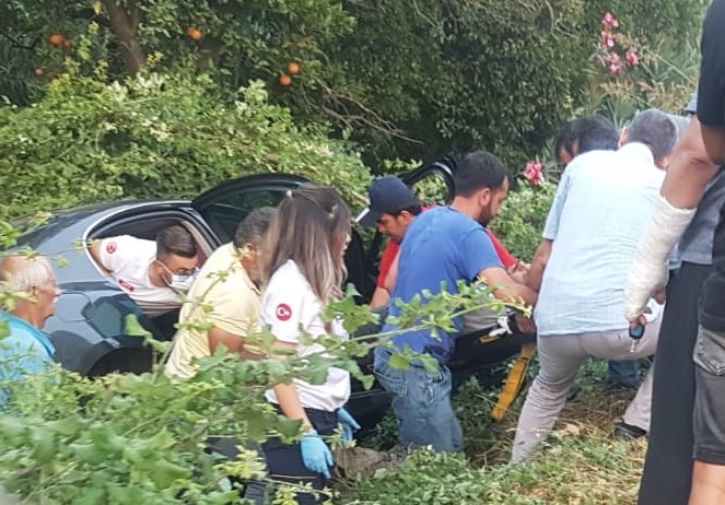 Alanya’da otomobil bahçeye uçtu: 1 yaralı 