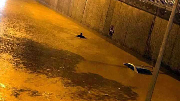 Alanya'da şiddetli yağış hayatı felç etti