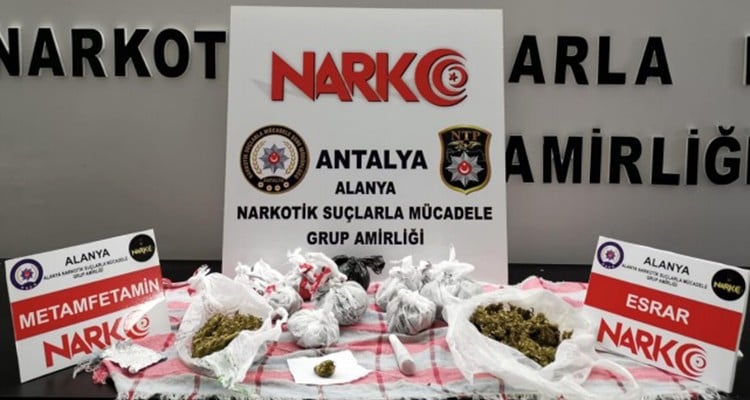 Alanya’da zehir tacirleri polisten kaçamadı: 5 gözaltı 