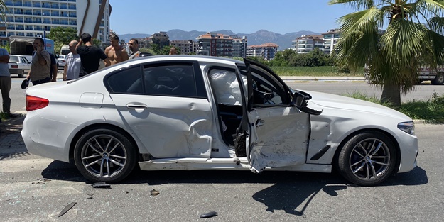 Alanya'da zincirleme kaza: Yaralılar var