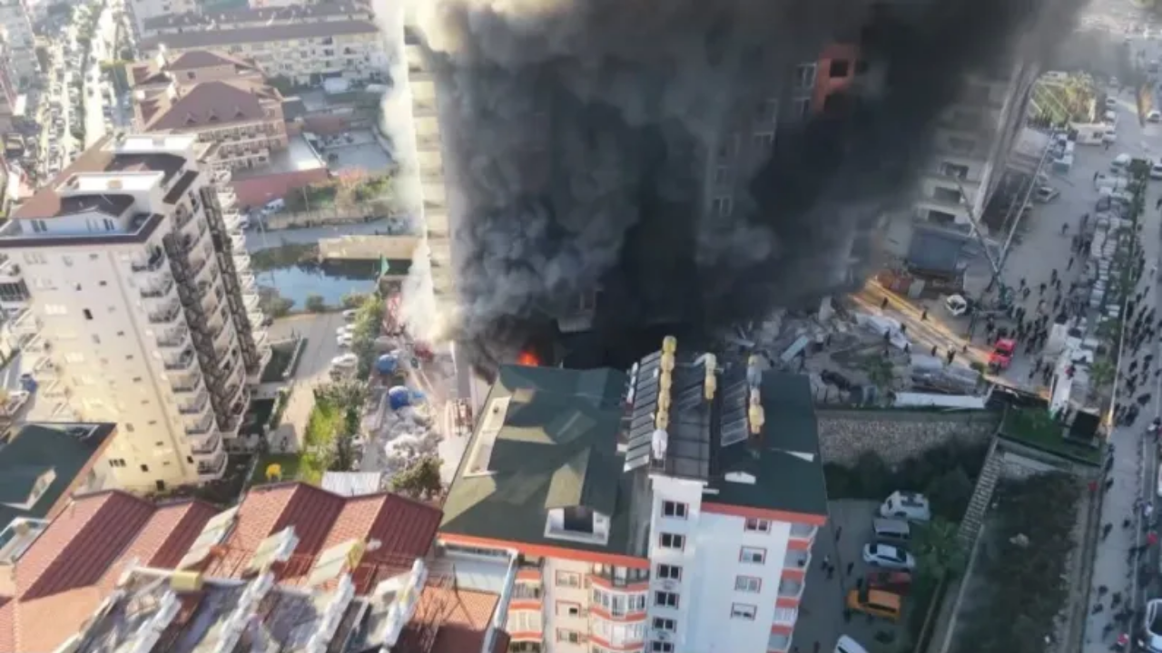 Alanya’dan iyi haber! Otel yangını kontrol altında