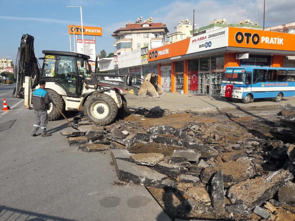 Alanya’dan mahallelerde eş zamanlı onarım çalışması 