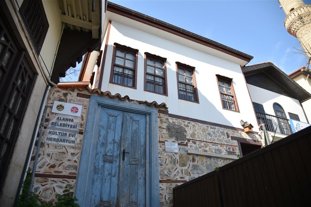 Alanya’nın 90 böcek ve 159 bitki çeşidine 50 bin ziyaretçi 