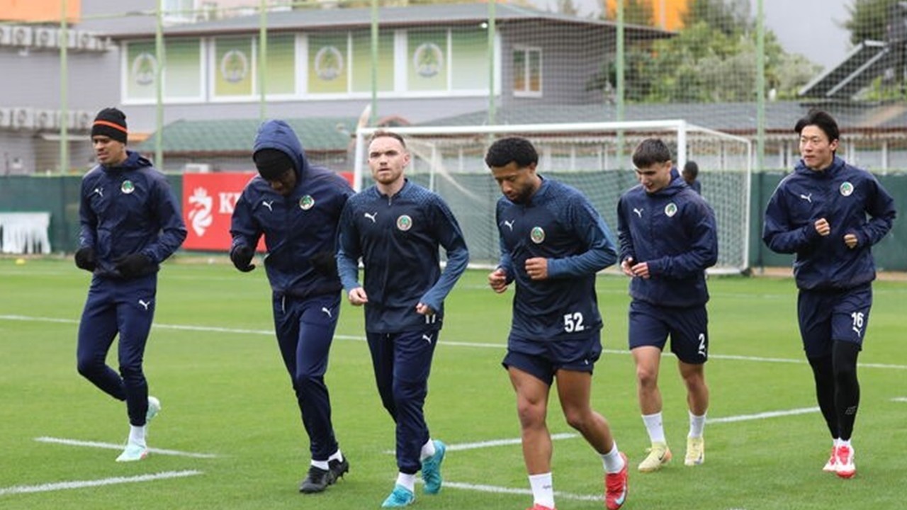 Alanyaspor, Antalyaspor maçı hazırlıklarına hız kesmiyor