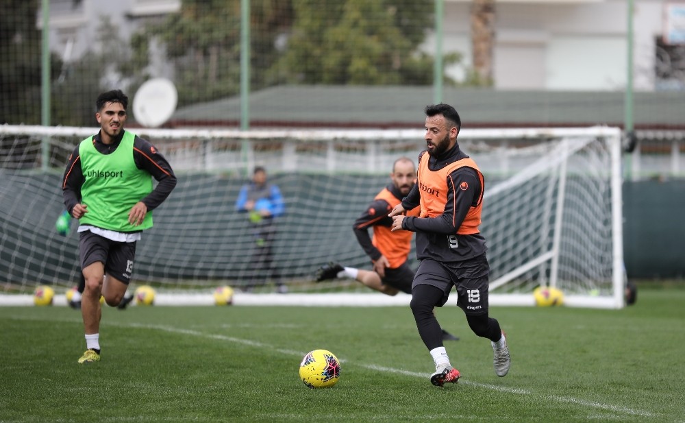 Alanyaspor, Beşiktaş maçı hazırlıklarına başladı 