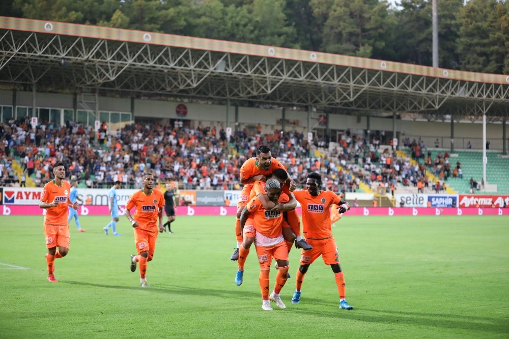 Alanyaspor, çıkış arayışında 