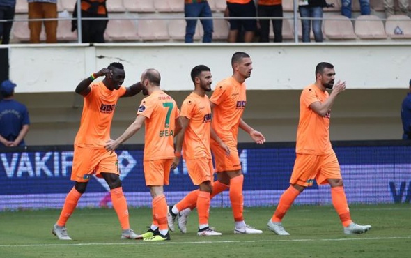 Alanyaspor fırtınası: Akhisar'ı yendi