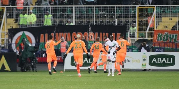 Alanyaspor gol olup yağdı!