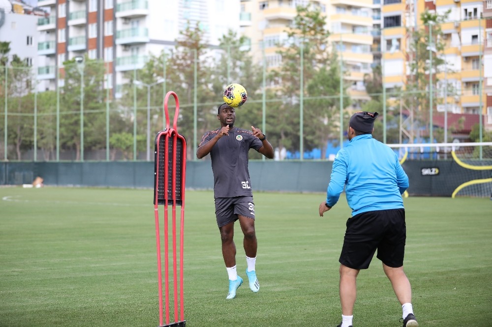 Alanyaspor hazırlıklarını sürdürdü 