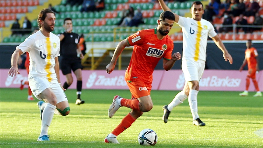 Alanyaspor kupada 5. tura rahat çıktı
