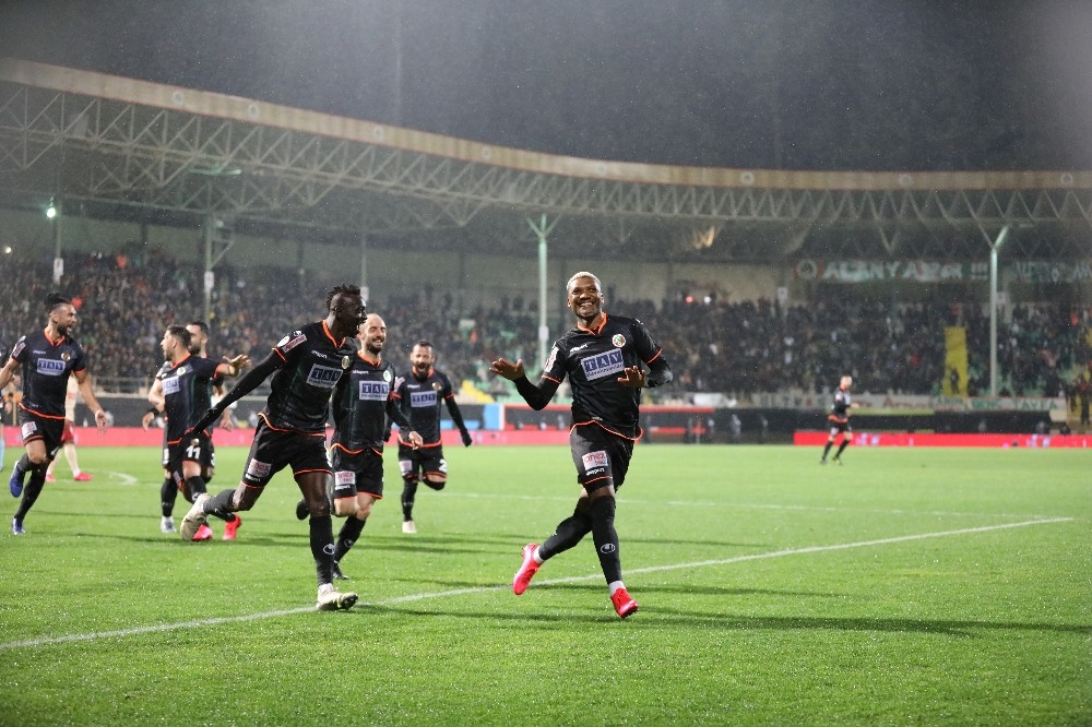 Alanyaspor, tarihinde ilk kez yarı final maçına çıkacak 