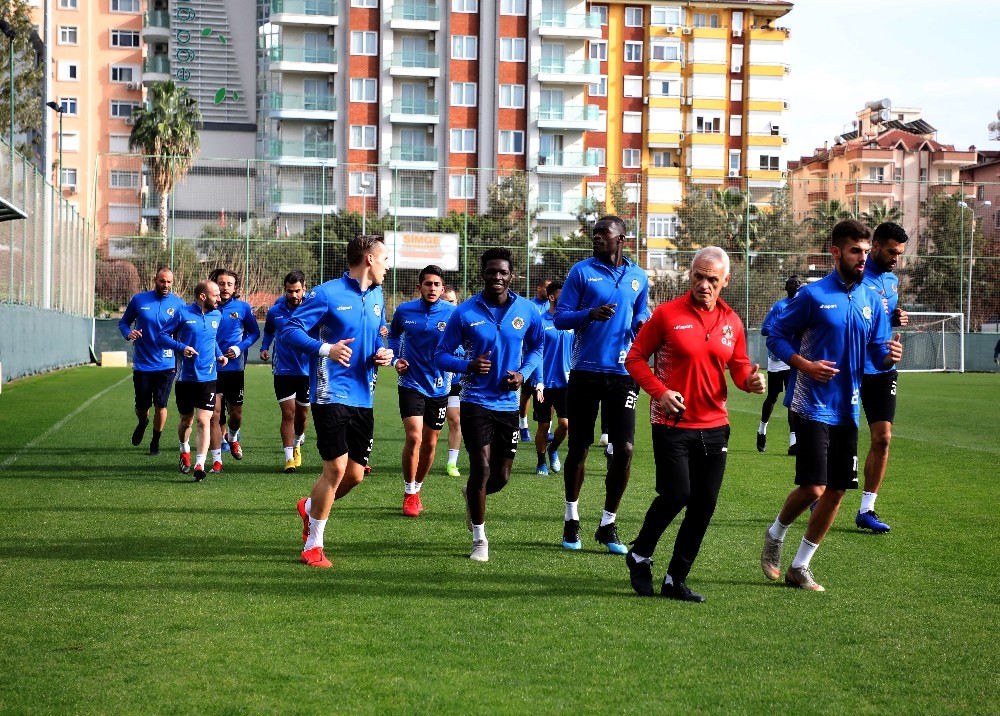 Alanyaspor’da Akhisar maçı hazırlıkları başladı 