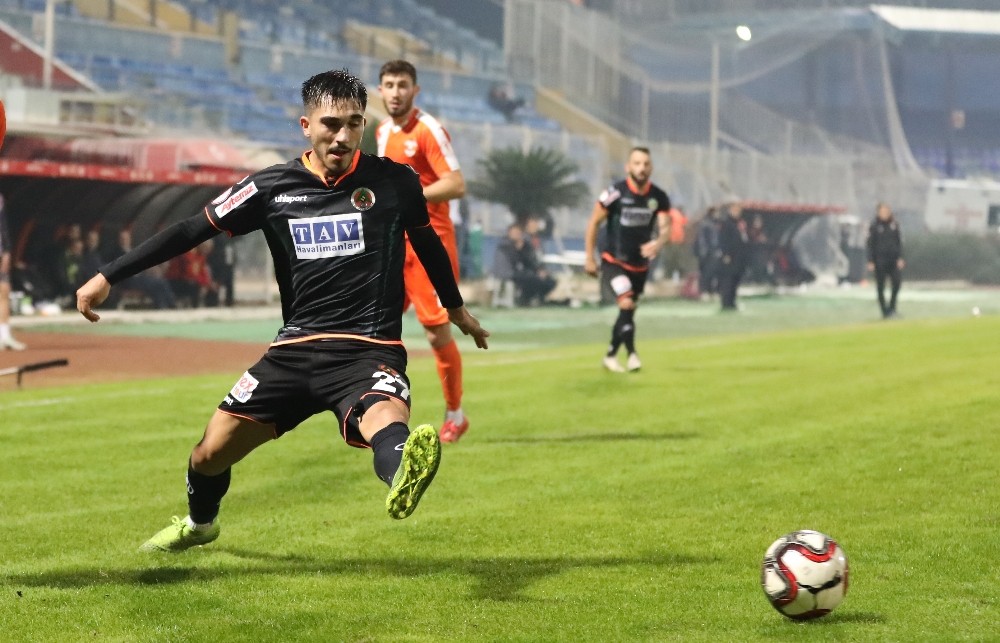 Alanyaspor’da Umut Güneş, sokağa çıkma yasağına giren tek oyuncu oldu 