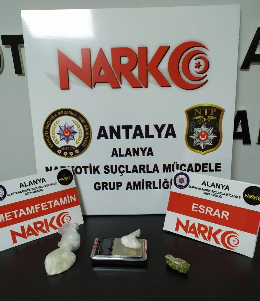 Alanya’ya otomobille uyuşturucu getiren şüpheliler tutuklandı 