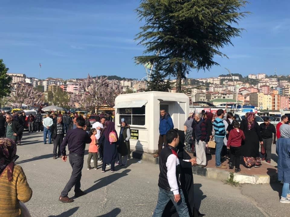 Alaplı otogarında asker uğurlama yoğunluğu 