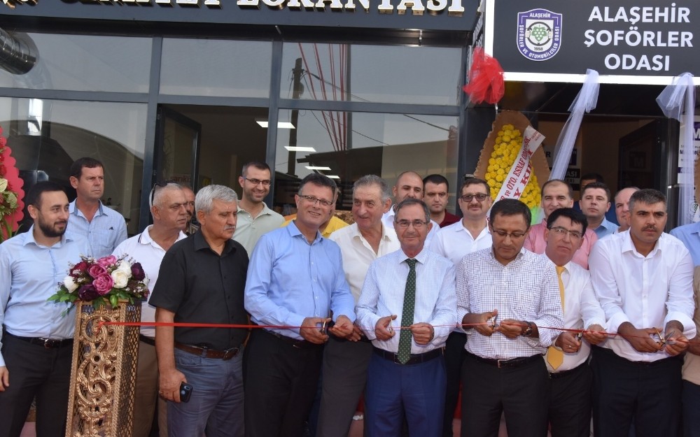 Alaşehir Şoförler Odası yeni hizmet binasına taşındı 