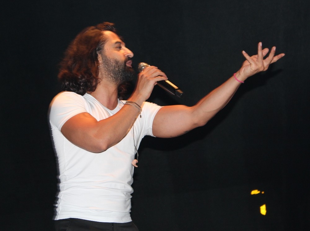 Alaşehir’de Koray Avcı rüzgarı 