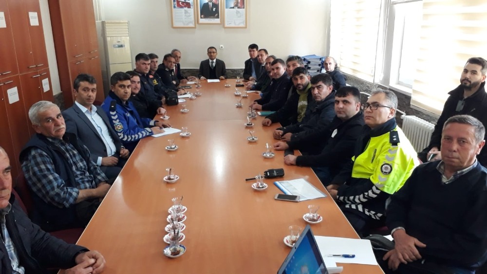 Alaşehirli otobüs sürücüleriyle güvenlik toplantısı yapıldı 