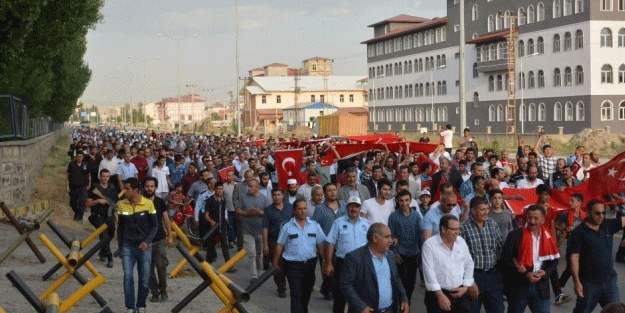 Alay Komutanından halkı cesaretlendiren telefon
