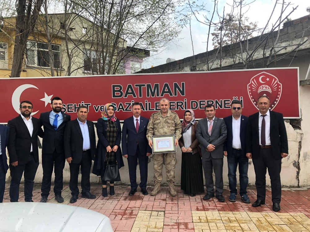 Albay Çakmak’tan şehit yakınlarına ziyaret 