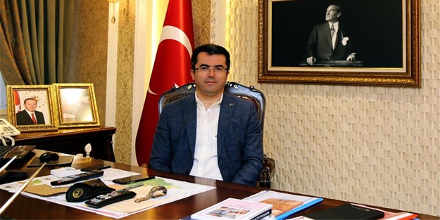 Albayın darbe karşısında duruşu takdir kazandı