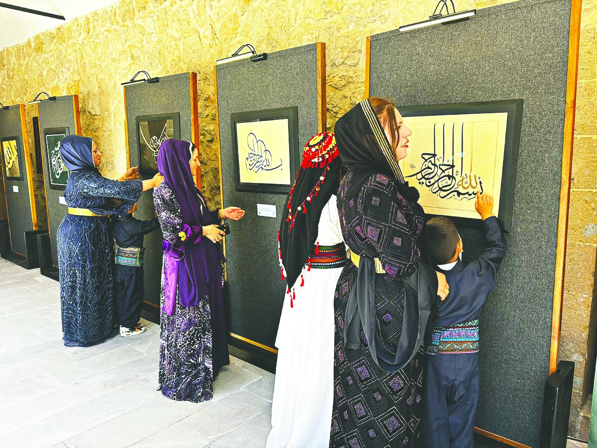 Albayrak Grubu Hat Eserleri Sergisi Van’da sanatseverlerle buluştu