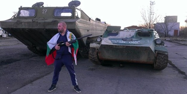 Alçaklığın bu kadarı: Spor olsun diye mülteci avlıyor!