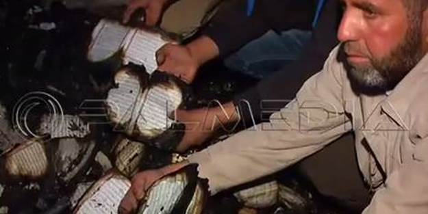 Alçaklar bu sefer de cami yaktı