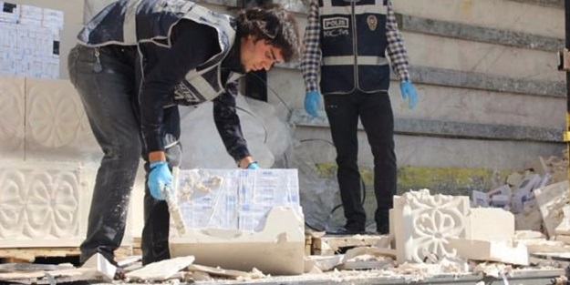 Alçıpanın bloklarından çıkan polisi bile şoke etti