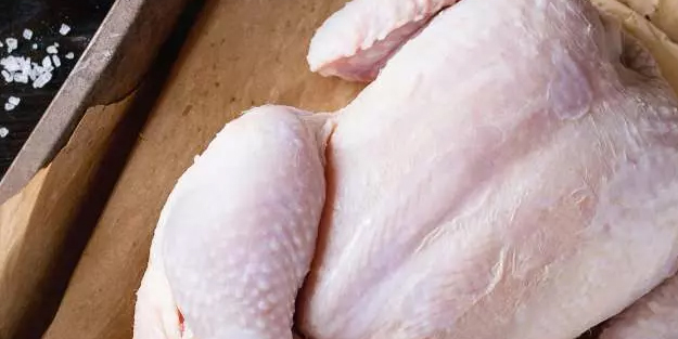 Aldığınız tavuk! Bu varsa kesinlikle tüketmeyin! 7’den 77’ye herkes kullanıyor ama en kötüsü! Merak edilen cevabı