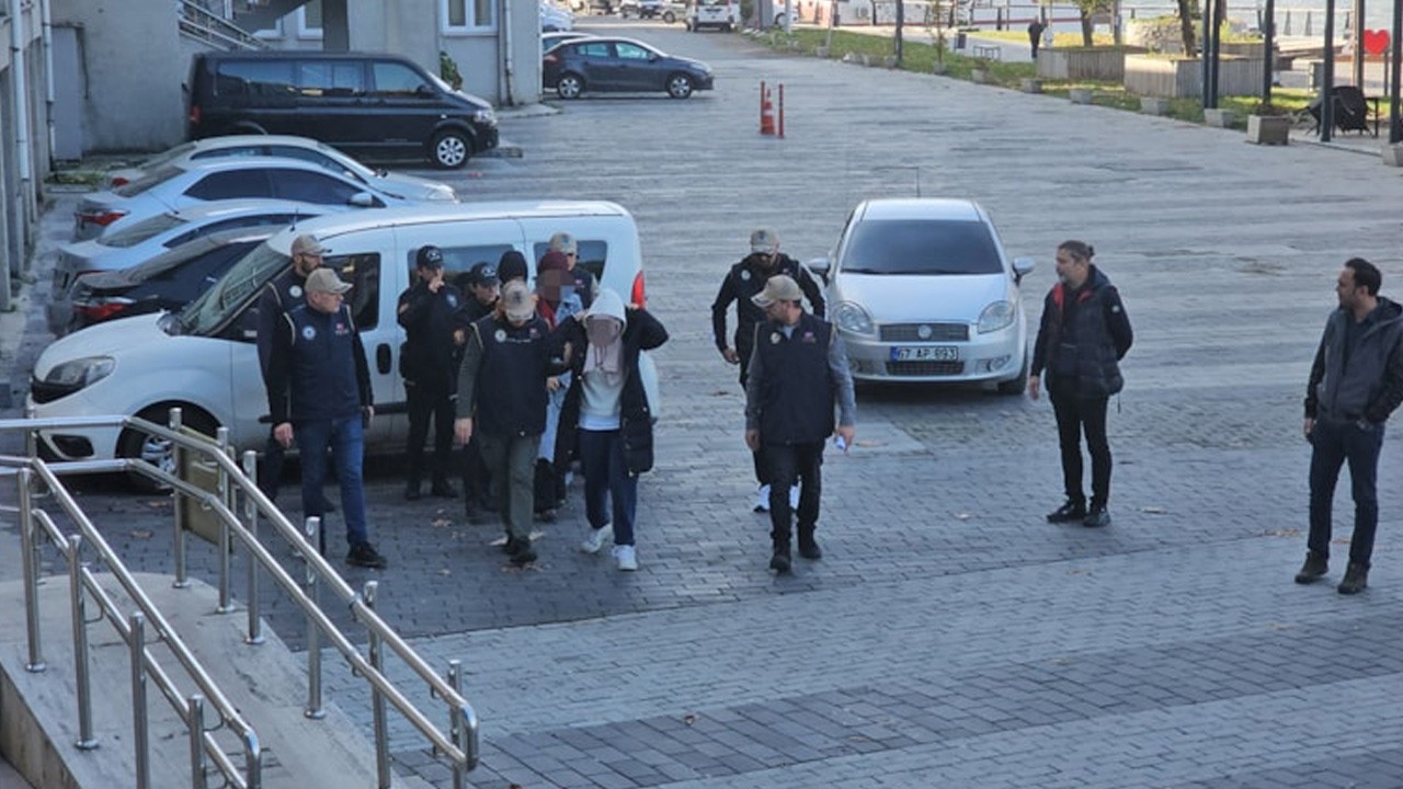 ALES ve YDS sorularını çalmışlardı! FETÖ operasyonunda ikisi akademisyen 5 kişiye gözaltı