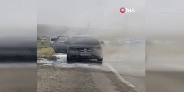 Alev alan aracı TOMA söndürdü