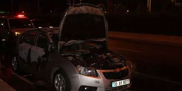 Alev alev yanan aracını yol kenarında bırakıp kayıplara karıştı