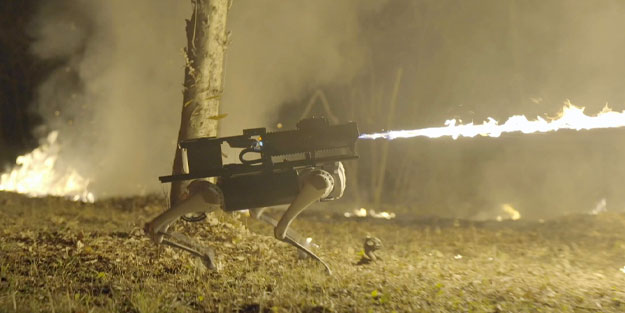 Alev silahlı robot köpek satışa çıktı