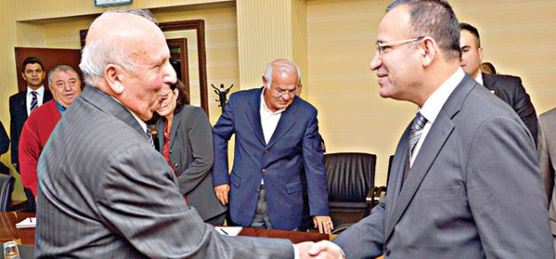 Alevilerden Bozdağ’a özür