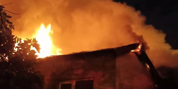 Alevler geceyi aydınlattı