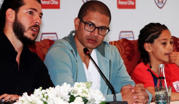 Alex de Souza, açıklamalarda bulundu