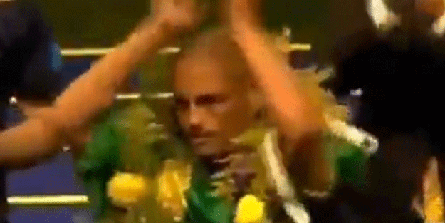 Alex de Souza’dan duygulandıran bayram mesajı