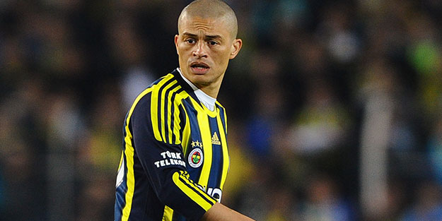 Alex Fenerbahçe taraftarını çileden çıkardı! Para kazanmak için bakın ne yapmaya başladı