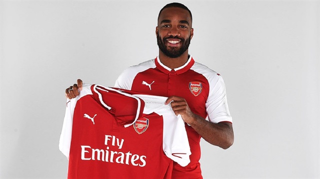 Alexandre Lacazette Arsenal tarihine geçti