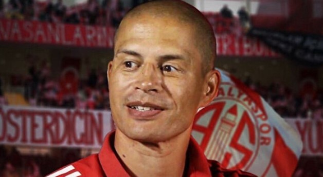 Alex’in Antalyaspor’a hediyesi o olacak! Eski gol kralı geri dönüyor!